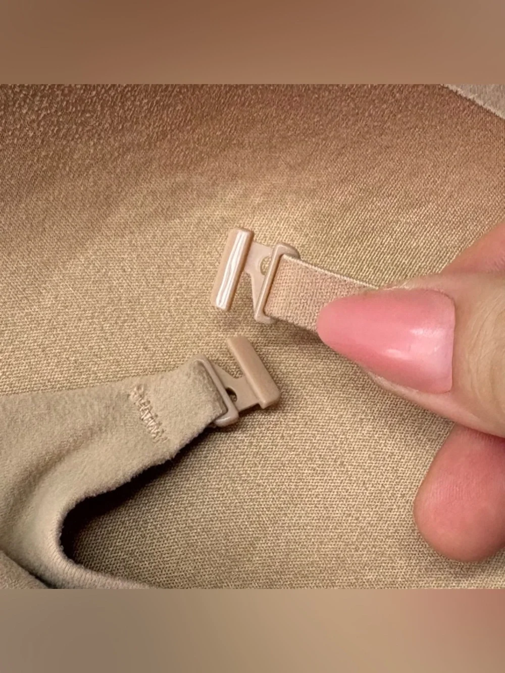 Victorias Secret 34C Incredible Padded No Wire Bra Beige Nude Wireless - Picture 8 of 10